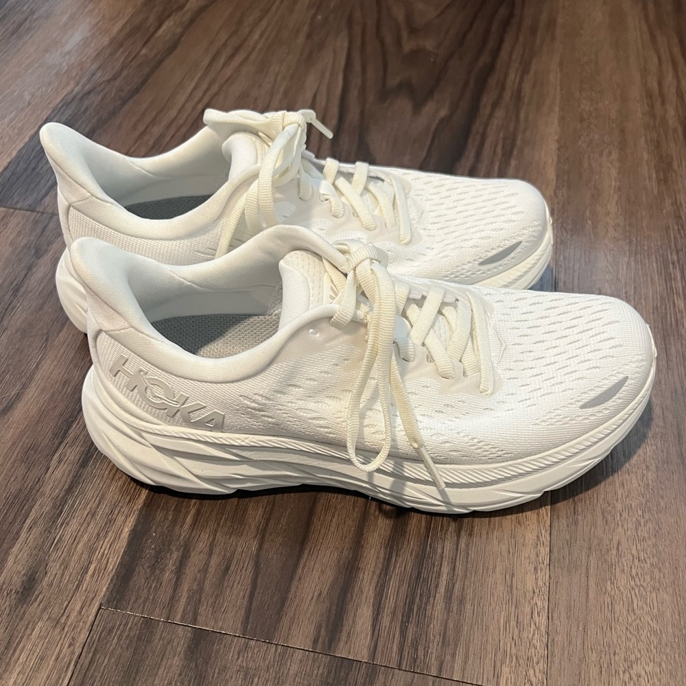 Hoka Clifton 8